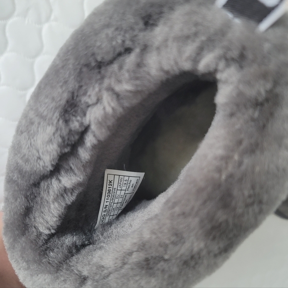 UGG Boots Girls T Pluffed Mini Quilted Gray Size 13 - Picture 11 of 15